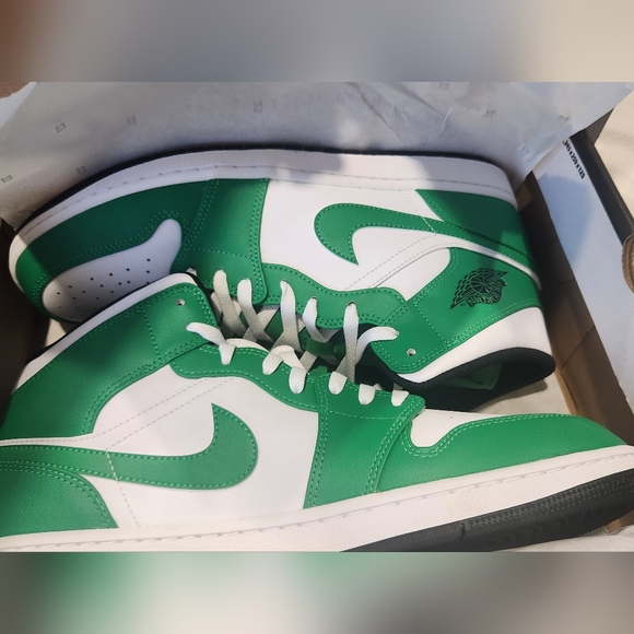 NIB Nike Air Jordan 1 Mid Lucky Green White Mens Sz 13 - Picture 1 of 8